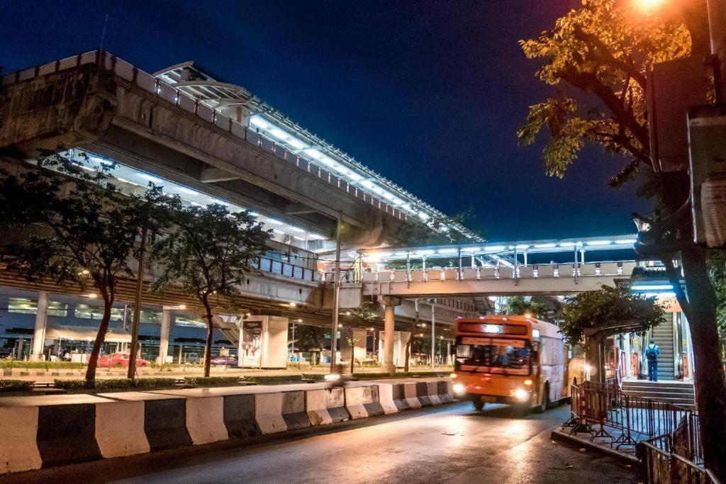 Buddy Place Bangkok Buitenkant foto