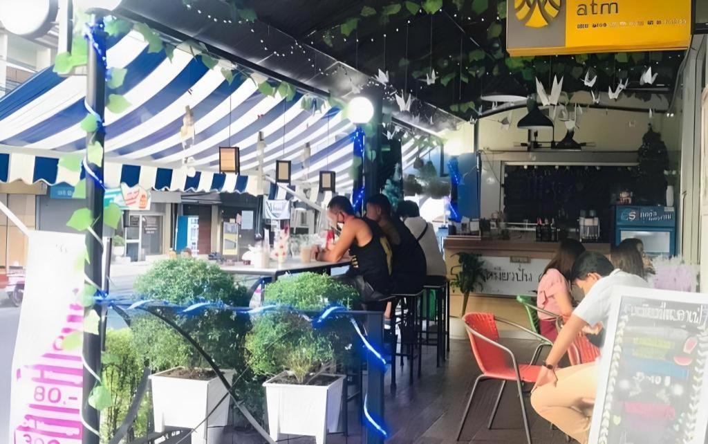 Buddy Place Bangkok Buitenkant foto