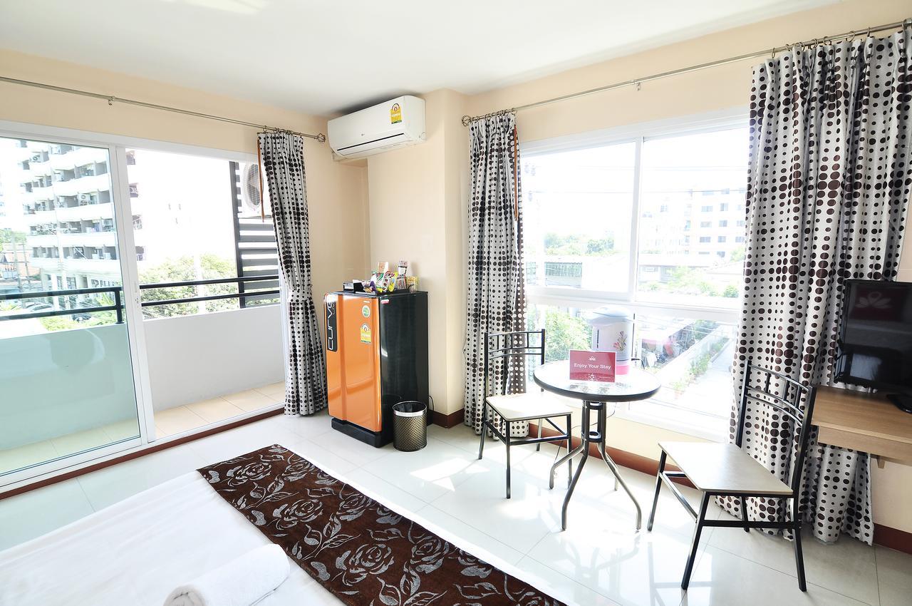 Buddy Place Bangkok Buitenkant foto